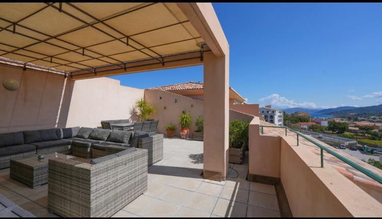 Chez Pasqua ! Appartement Spacieux Avec Terrasse 2 Chambres 6 Couchages En Rooftop L'Ile-Rousse  Bagian luar foto